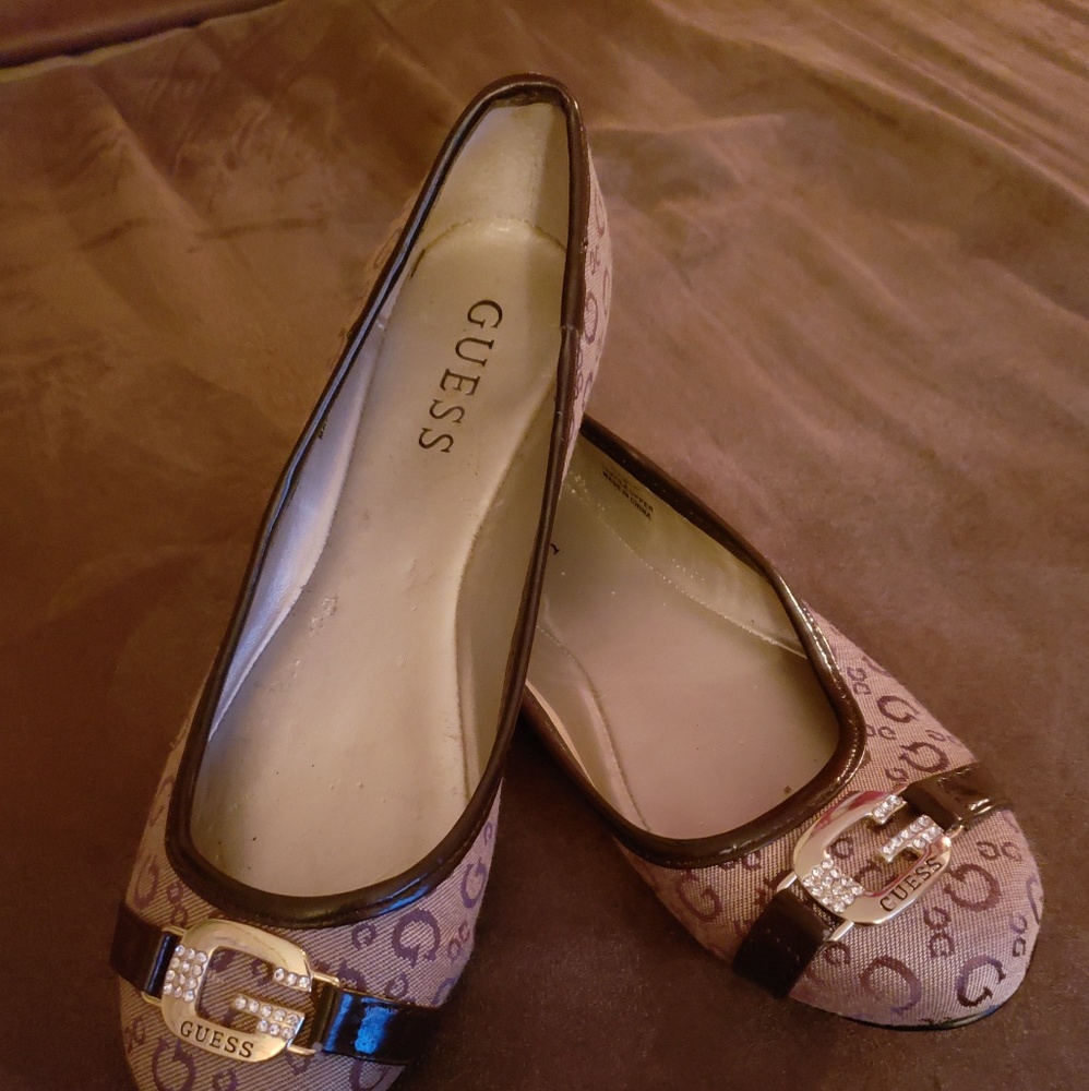 Guess flats